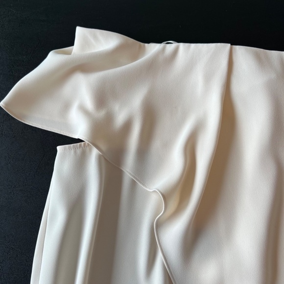 Halston Heritage off-the-shoulder asymmetrical drape front designer blouse - Picture 4 of 8